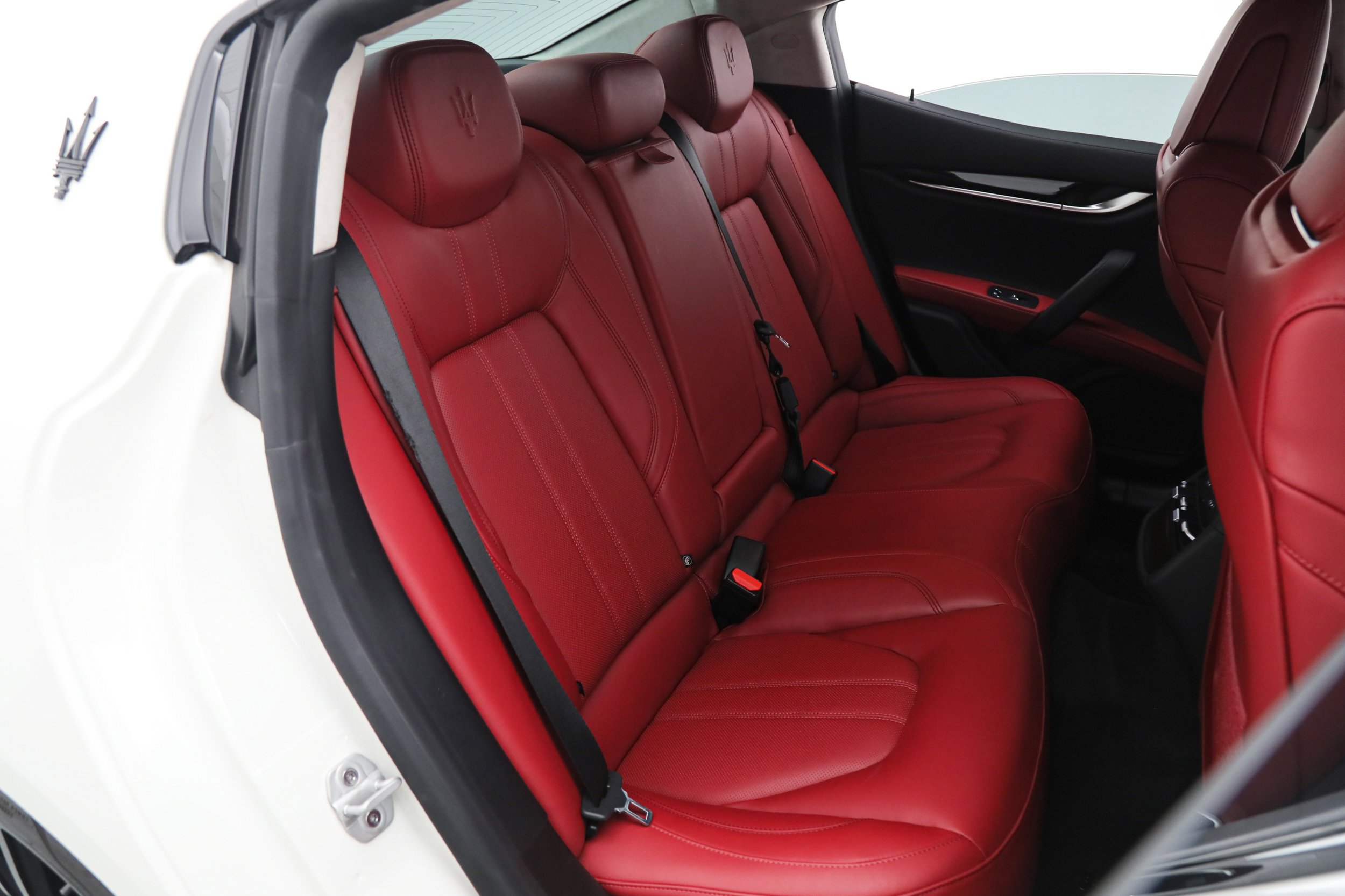 Used 2023 White Maserati Modena image 12