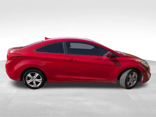 Used 2013 Red Hyundai GS image 8