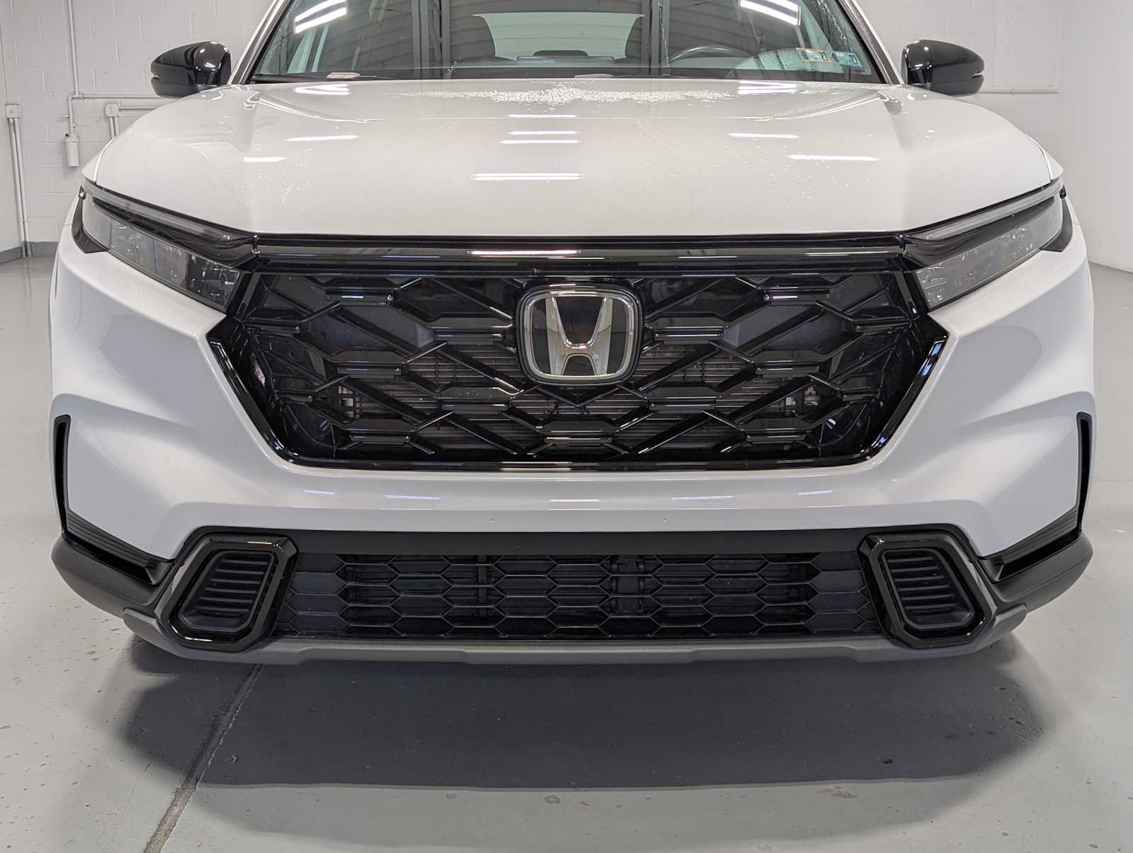 Certified Used 2023 Platinum White Pearl Honda Sport image 2
