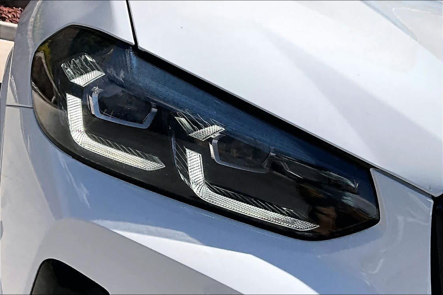 Used 2024 Alpine White BMW M40i image 12