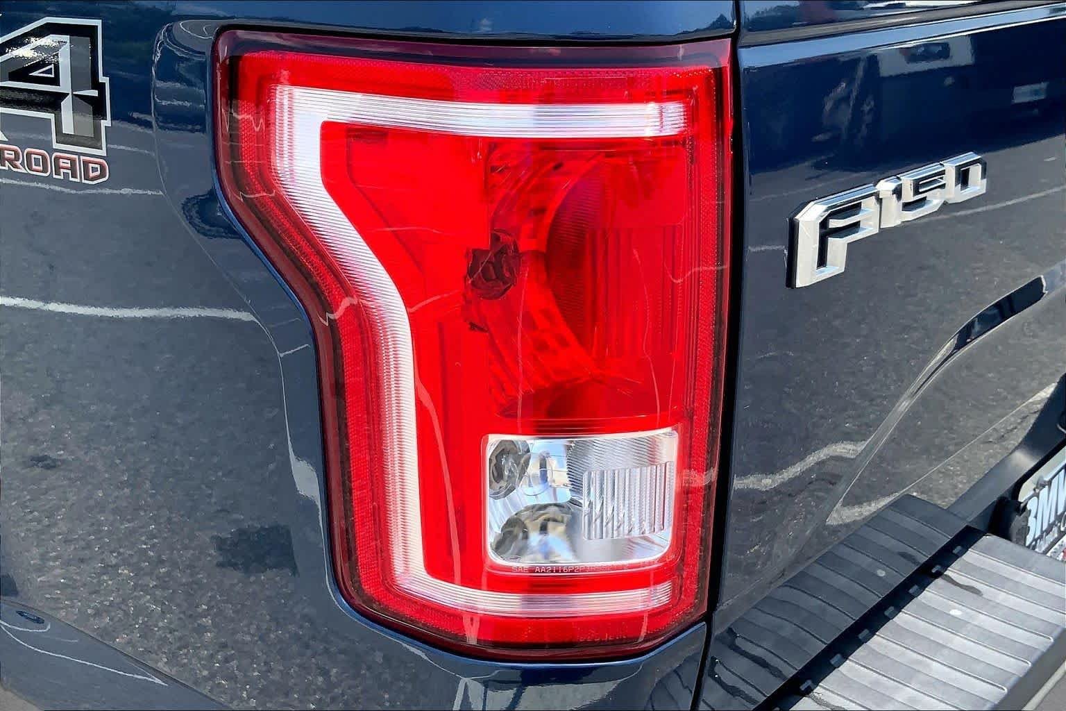 Used 2017 Blue Jeans Metallic Ford XLT image 26