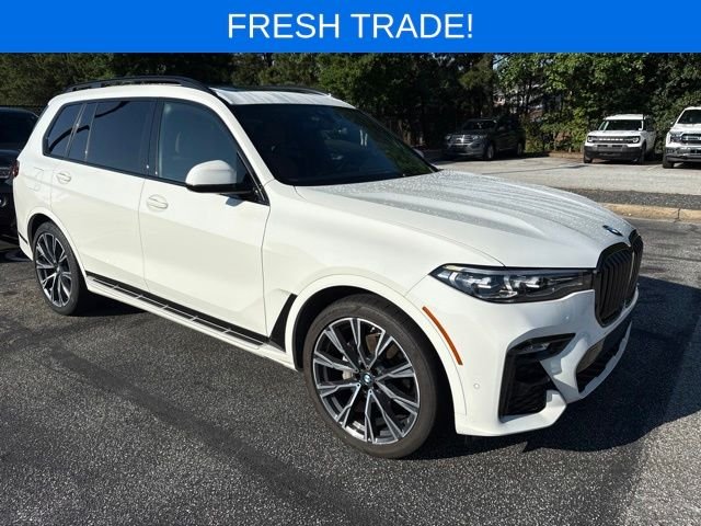 Used 2021 White BMW xDrive40i image 1