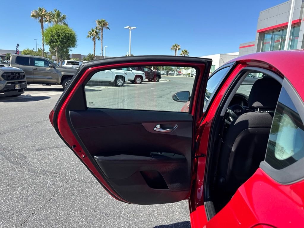 Used 2021 Red Kia LXS image 15