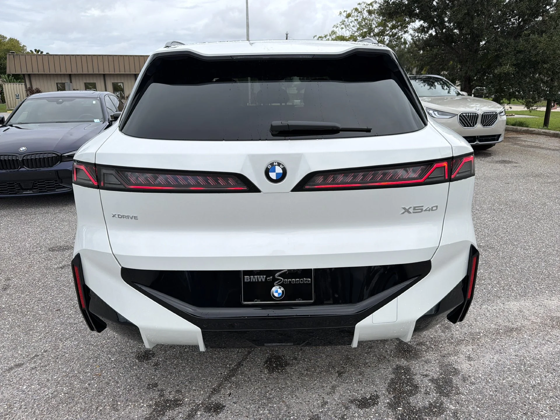 New 2027 Mineral White Metallic BMW  image 5
