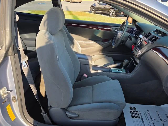 Used 2005 Blue Toyota SLE image 13