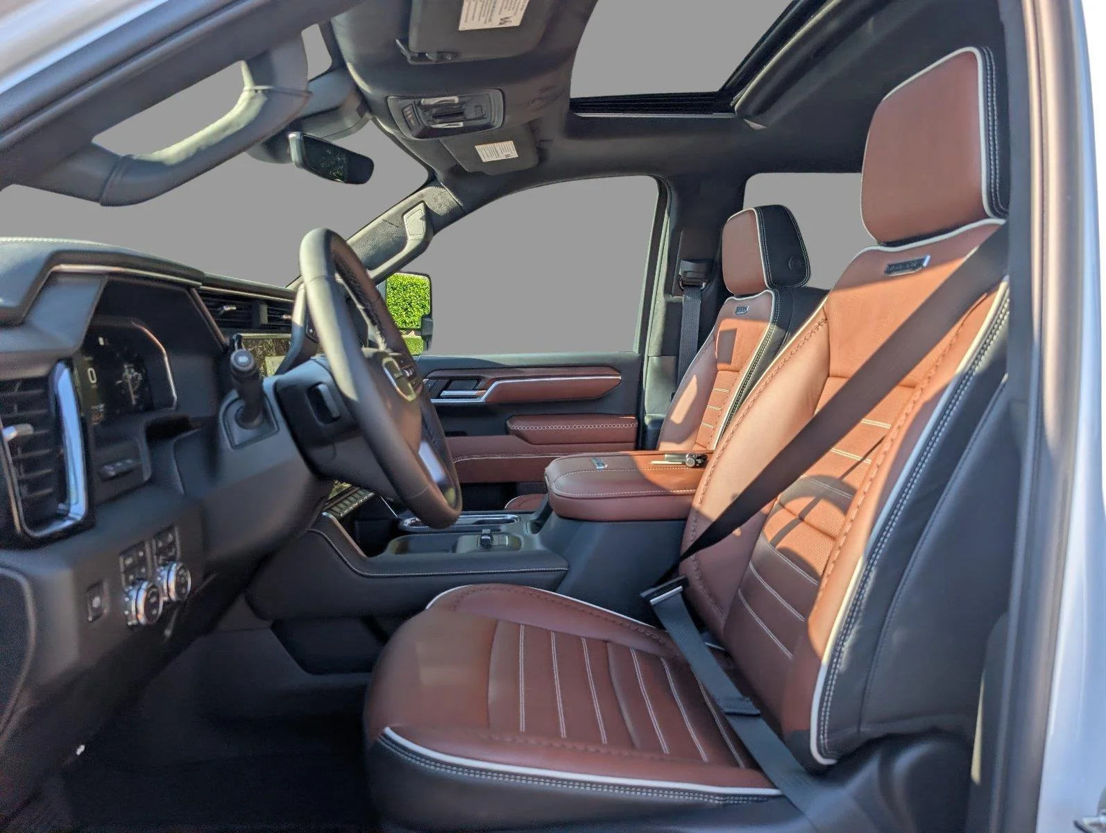 New 2026 Glacier White Tricoat GMC Denali Ultimate image 18