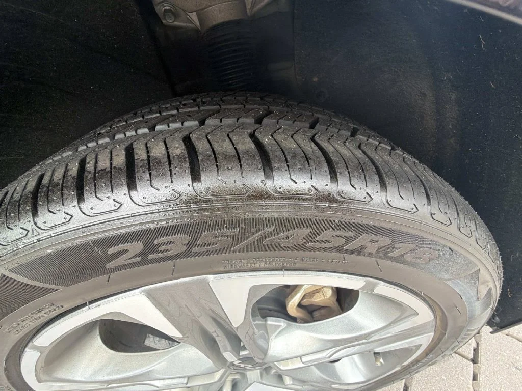 Used 2023 Black Kia EX image 11