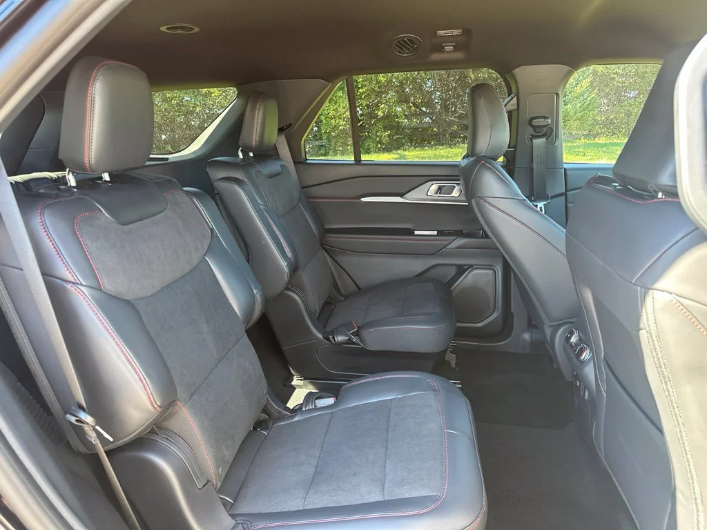 New 2027 Agate Black Metallic Ford ST image 20