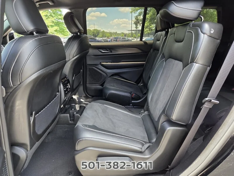 Used 2024 Diamond Black JEEP ALTITUDE 4X2 image 10