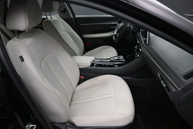 Used 2021 Black Hyundai SEL image 22