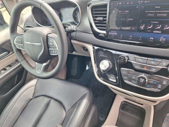 Used 2024 Bright White Clearcoat Chrysler Touring L image 32