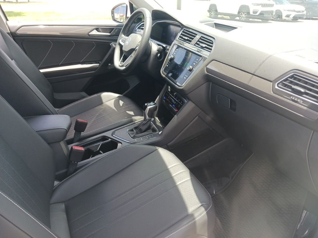 2022 Volkswagen Tiguan SE - Photo 15