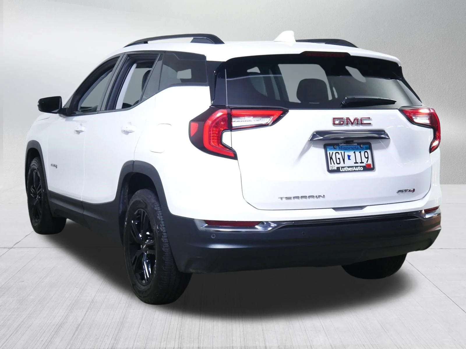 Used 2022 Summit White GMC AT4 image 5