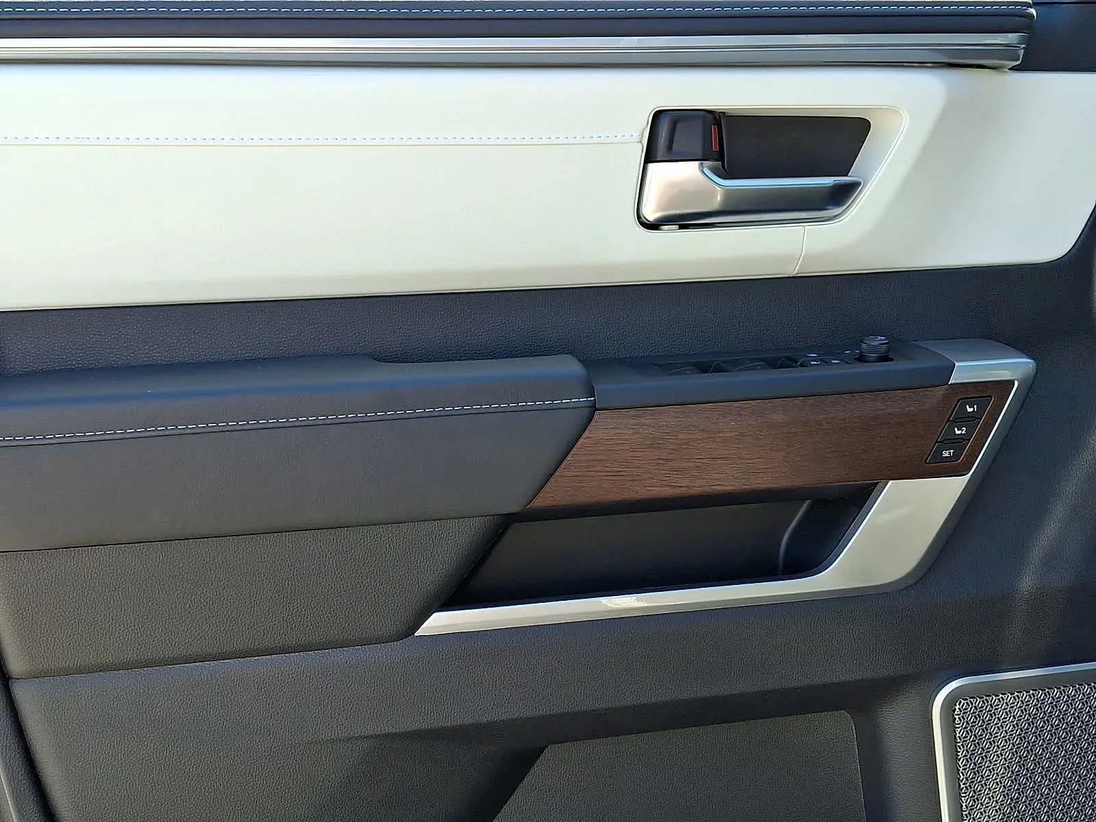 2025 Toyota Tundra Capstone - Photo 10