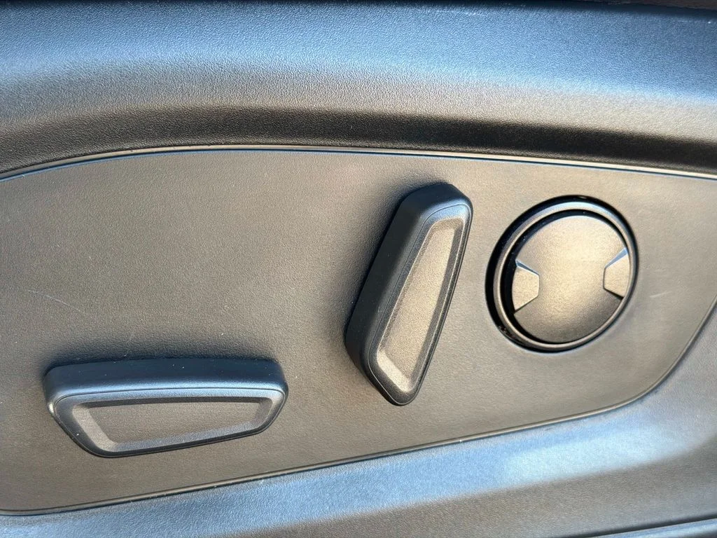 Used 2023 Gray Metallic Ford XLT image 22