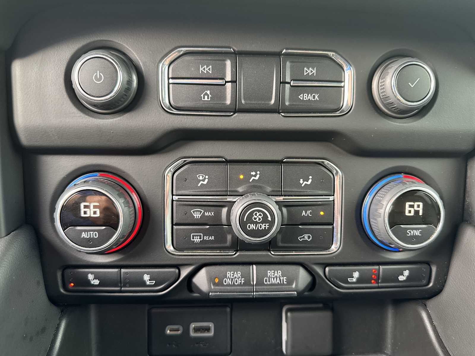2021 Chevrolet Tahoe Z71 - Photo 20