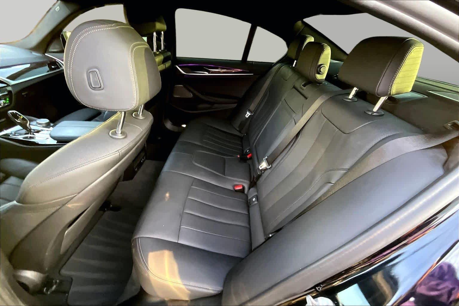 Used 2022 Black Sapphire Metallic BMW 540i image 20