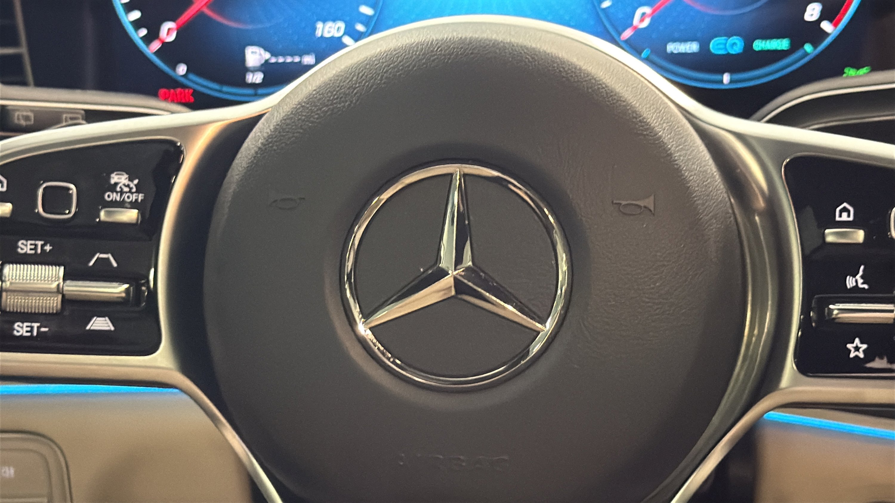 Certified Used 2023 MANUFAKTUR Diamond White Metallic Mercedes-Benz GLE 450 image 29