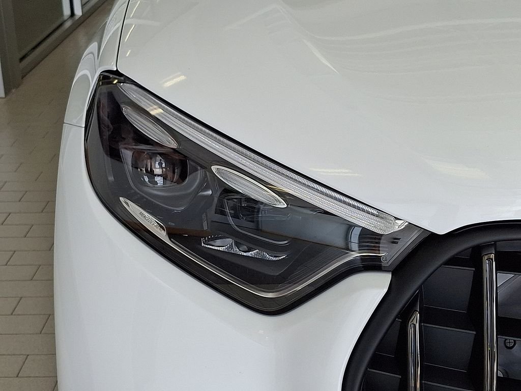 New 2026 MANUFAKTUR Moonlight White Metallic Mercedes-Benz GLC 43 AMG® image 6
