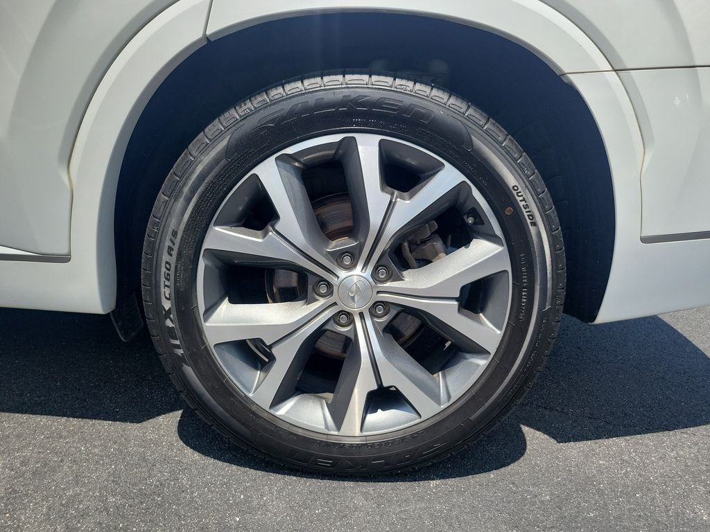 Used 2022 White Hyundai Limited image 7