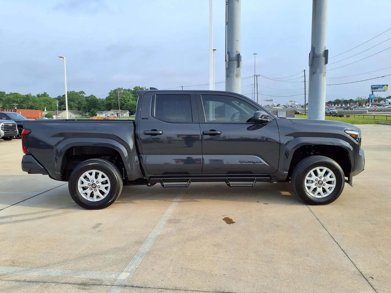 Used 2025  Toyota SR5 image 5