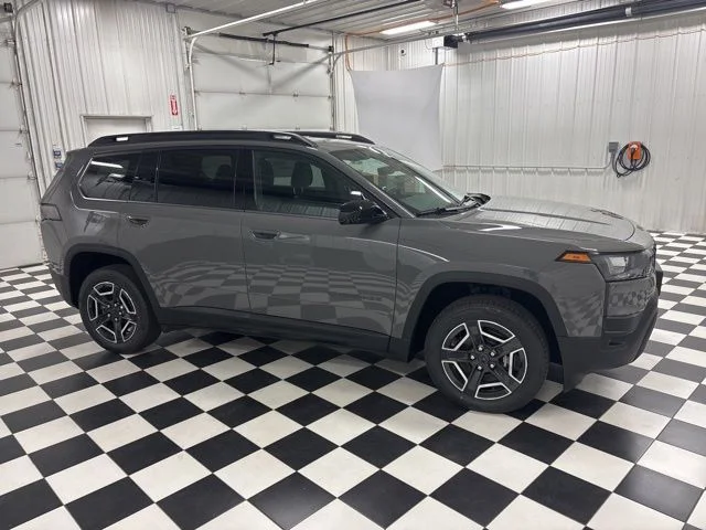 New 2026 Sting-Gray Clear-Coat Exterior Paint Jeep Laredo image 3
