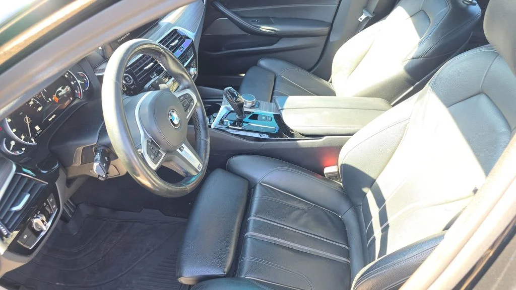 Used 2018 Black BMW 540i xDrive image 15