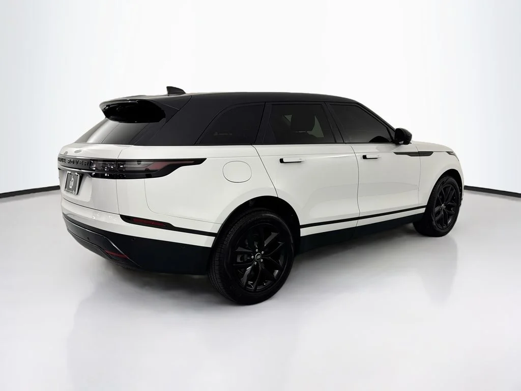 Used 2025 White Land Rover S image 5