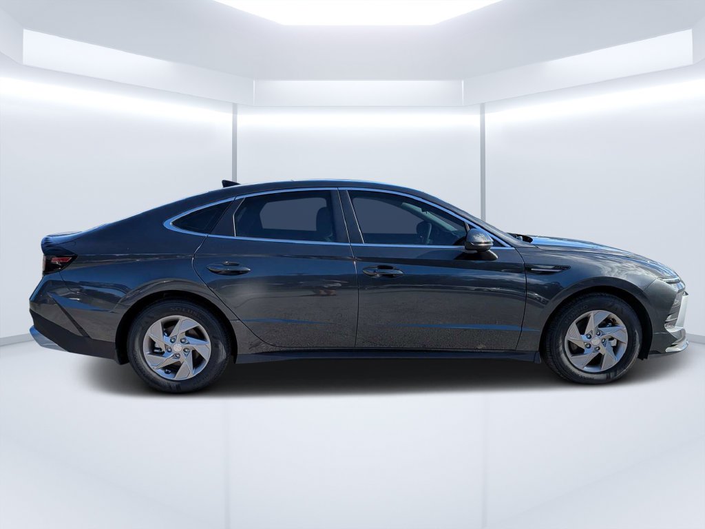 Certified Used 2026 Gray Hyundai SE image 2