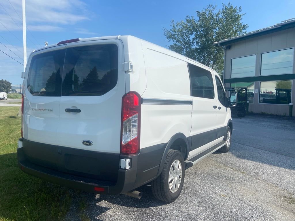 Used 2025 Oxford White Ford Base image 5