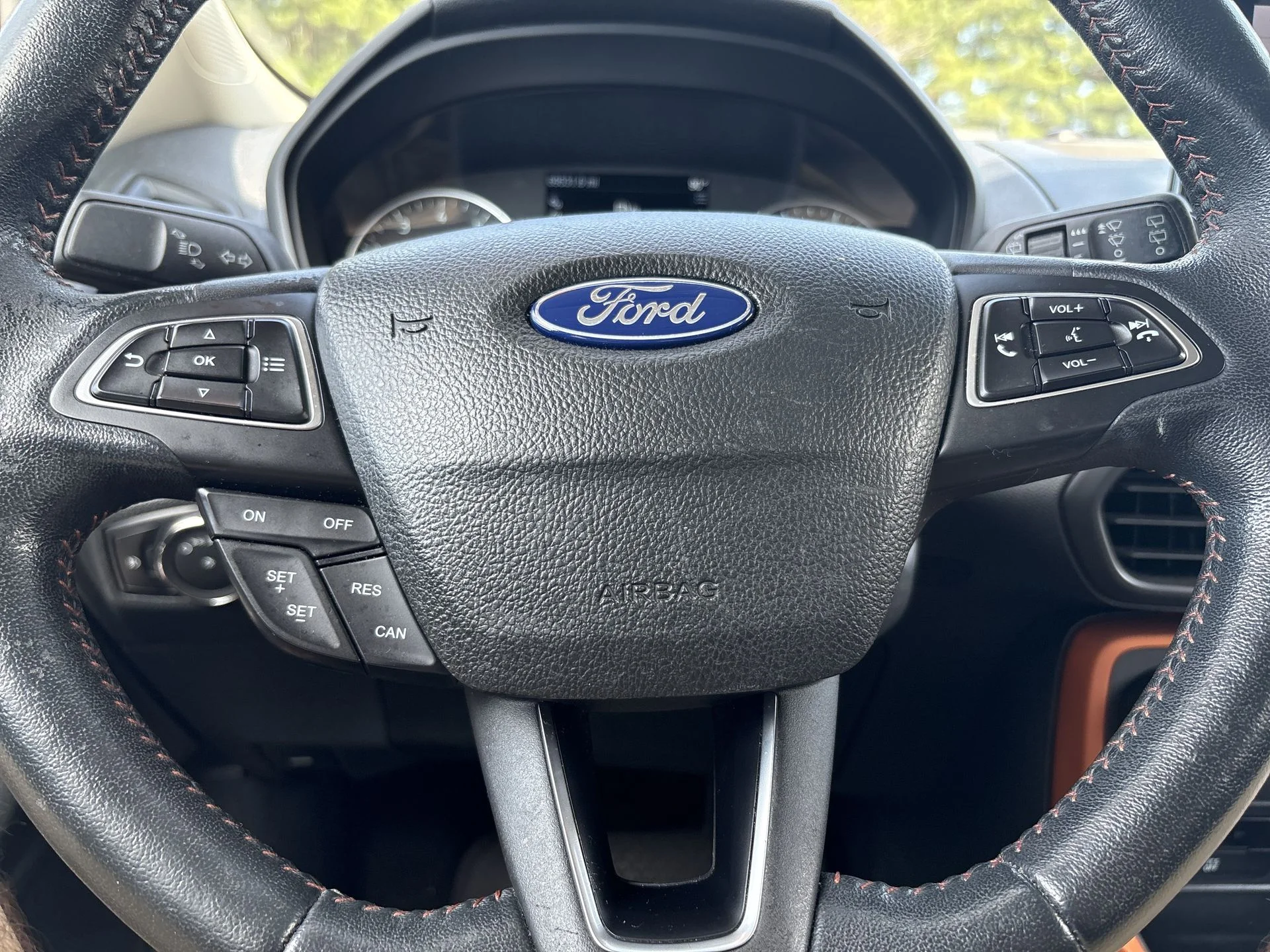 Used 2021 Lightning Blue Metallic Ford SE image 5