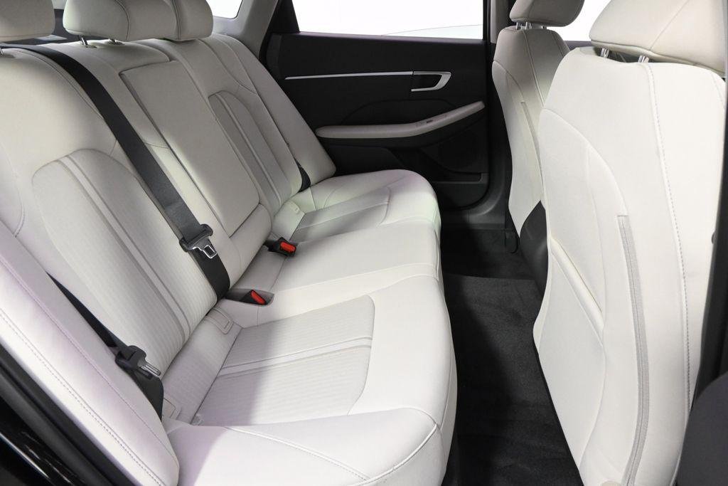 New 2026 Abyss Black Hyundai SEL Sport image 18