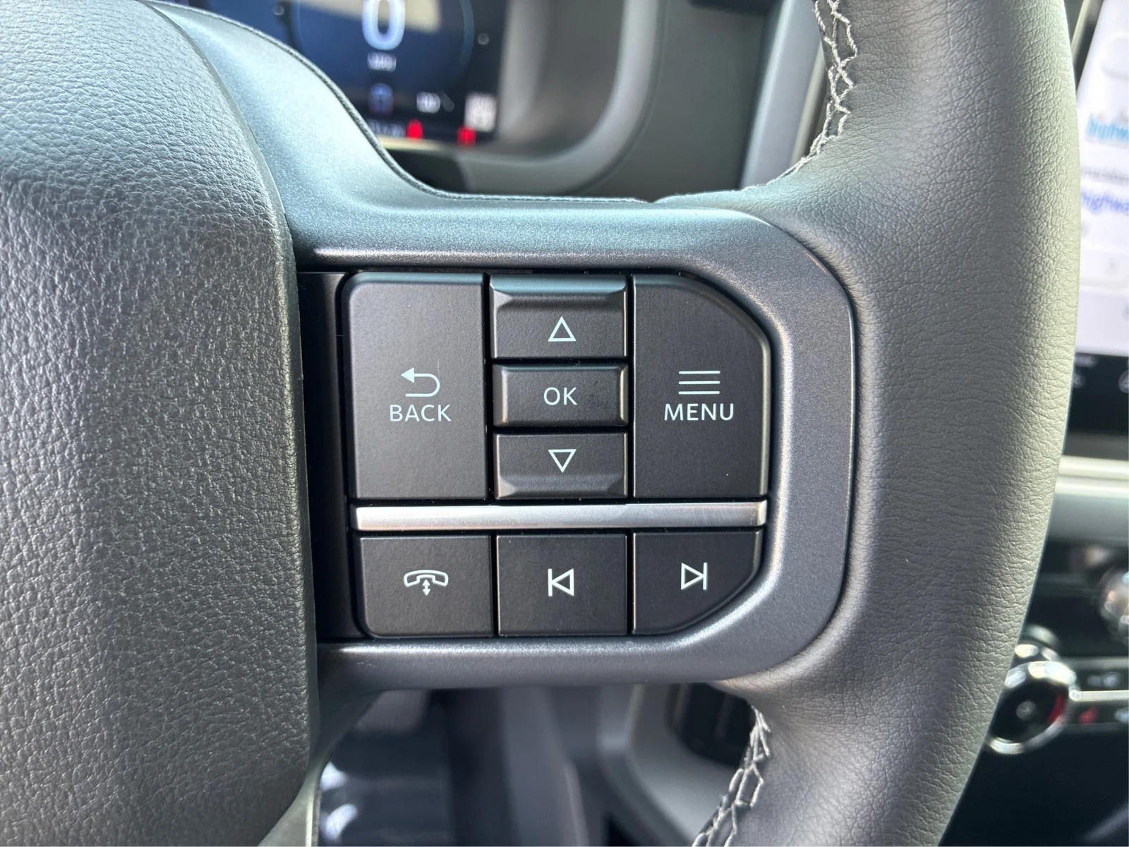 New 2026 Carbonized Gray Metallic Ford XLT image 23