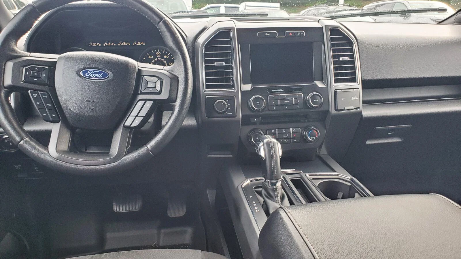 Used 2018 Magnetic Metallic Ford XL image 7