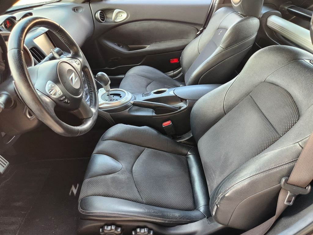 Used 2016 Black Cherry Nissan Touring image 14