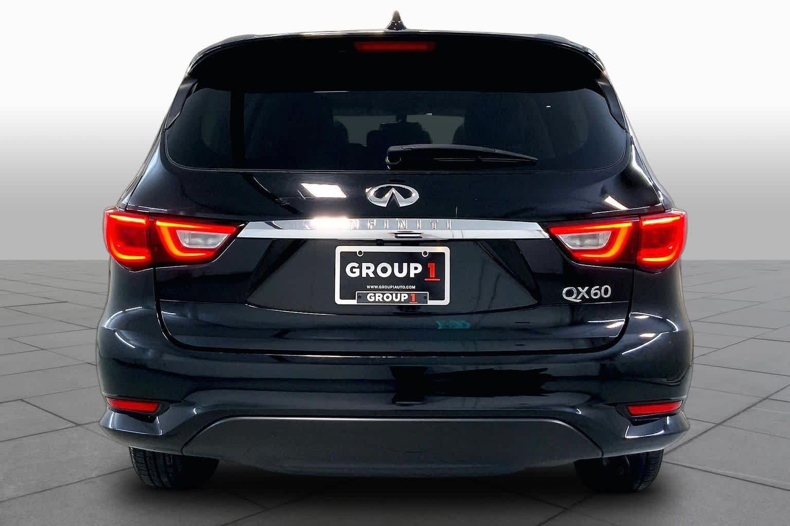 Used 2016 Black Obsidian INFINITI  image 4