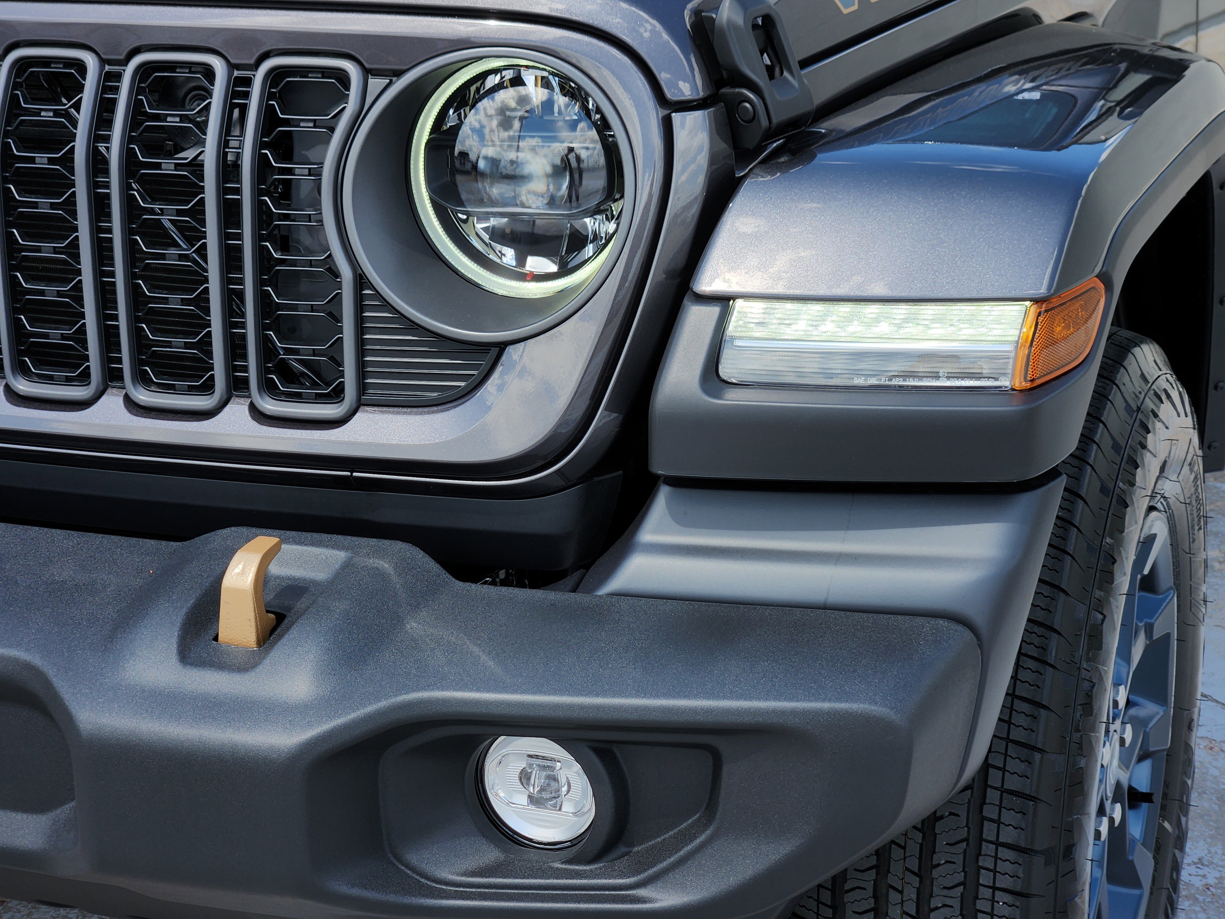 New 2026 Granite Crystal Metallic Clearcoat Jeep 85th Anniversary image 6