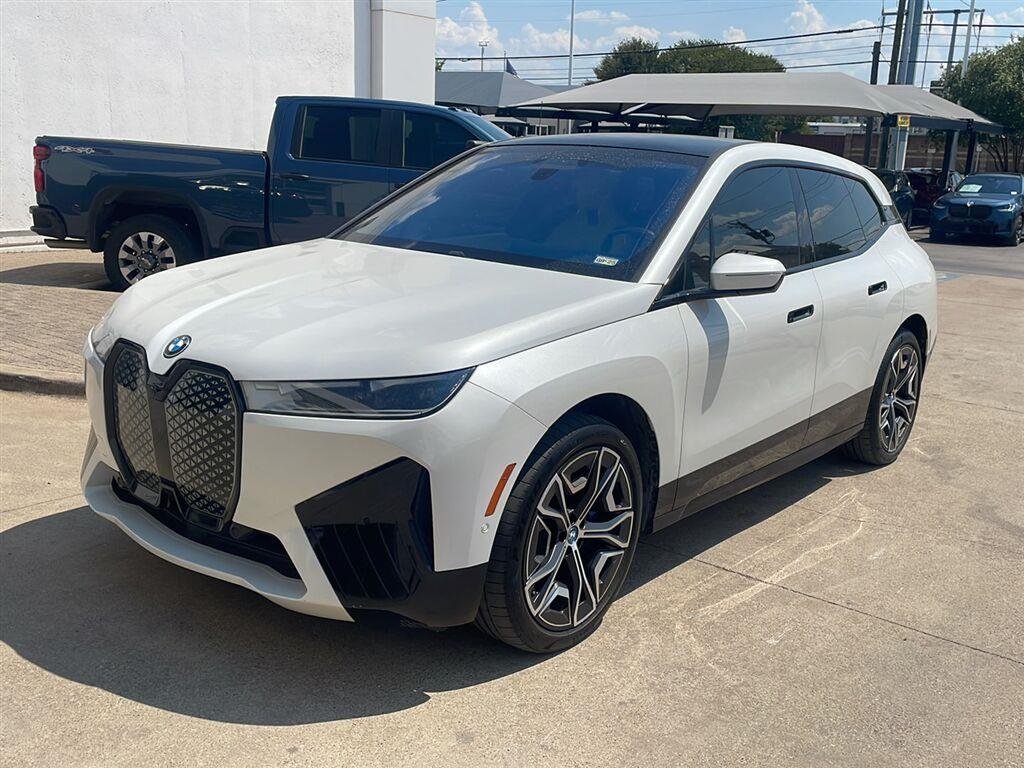Certified Used 2024 Mineral White Metallic BMW xDrive50 image 1