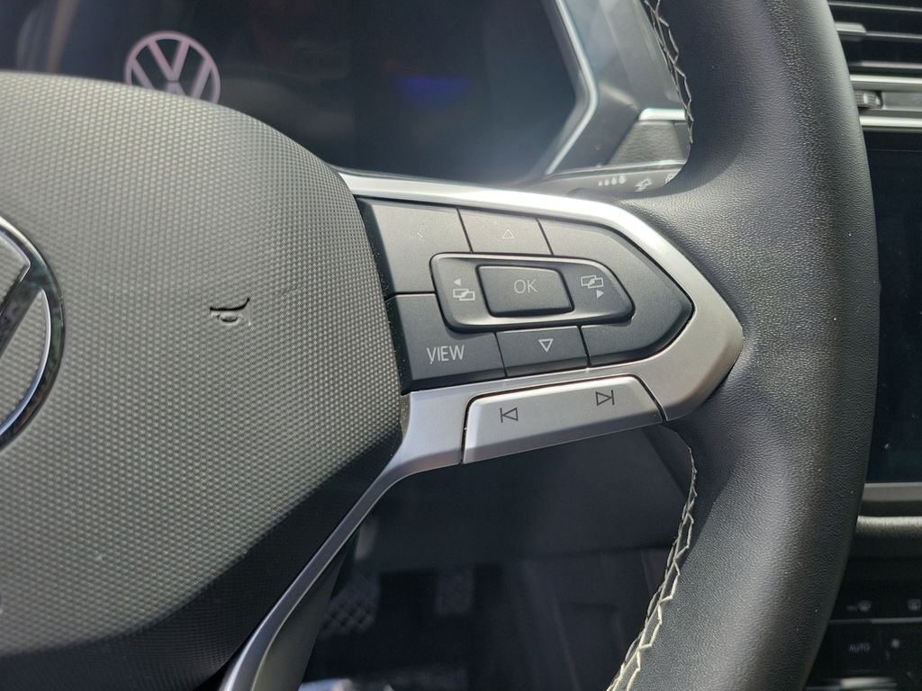 Certified Used 2024  Volkswagen 2.0T SE image 20
