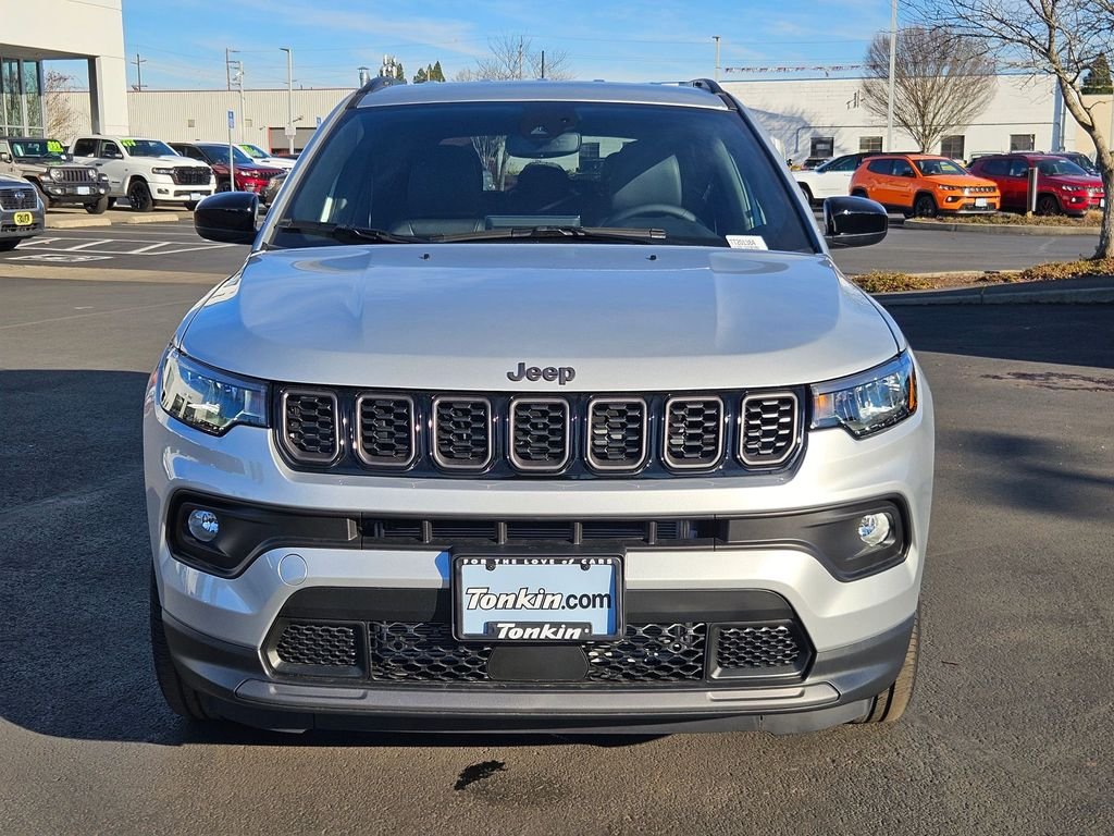 New 2026 Silver Zynith Metallic Clearcoat Jeep Latitude image 9