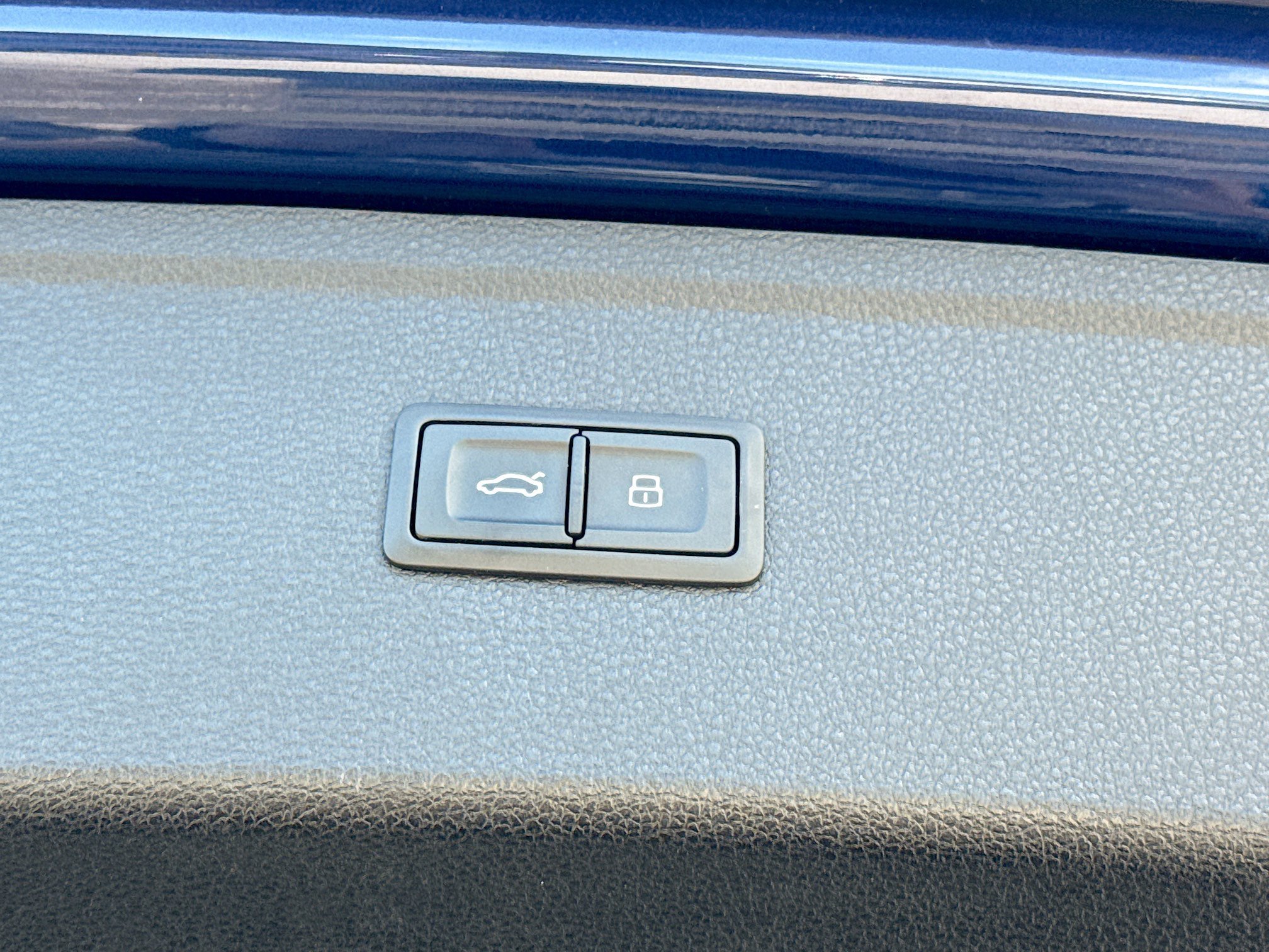 Used 2021 Navarra Blue Metallic Audi Premium Plus image 13