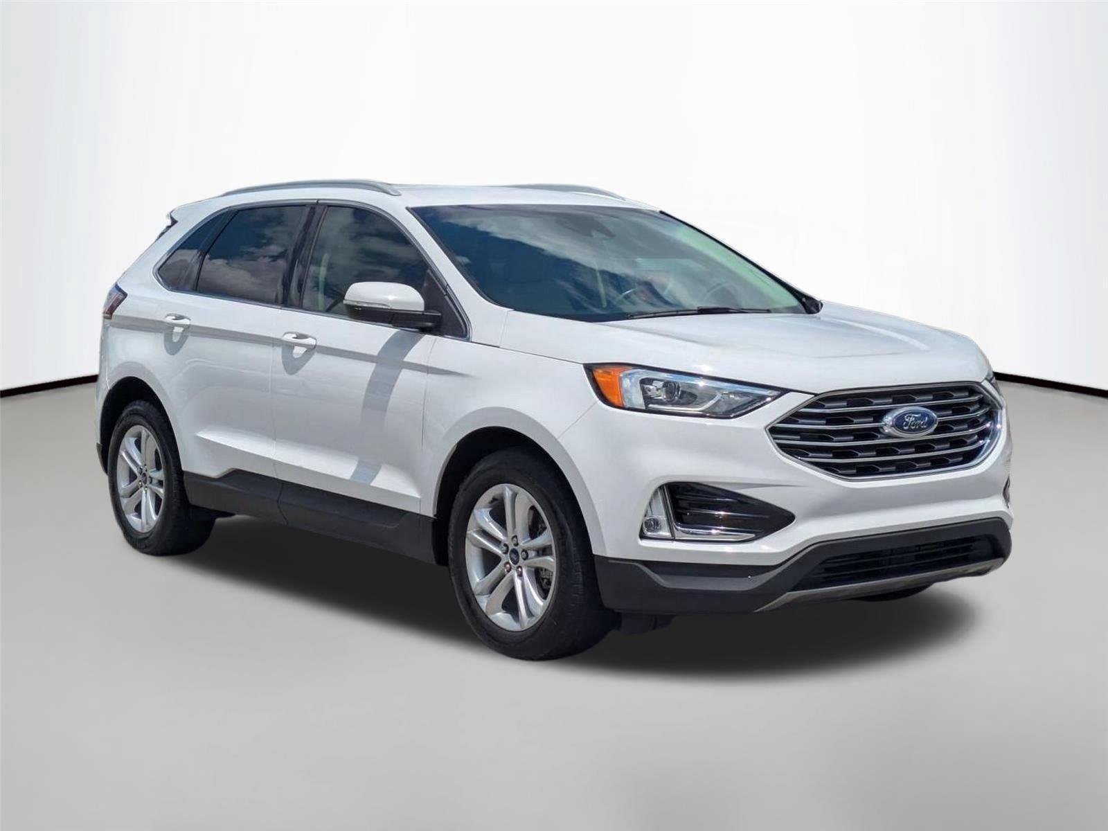 Used 2019  Ford SEL image 3