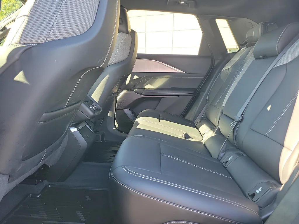 2024 Cadillac LYRIQ Tech, photo 12 of 12
