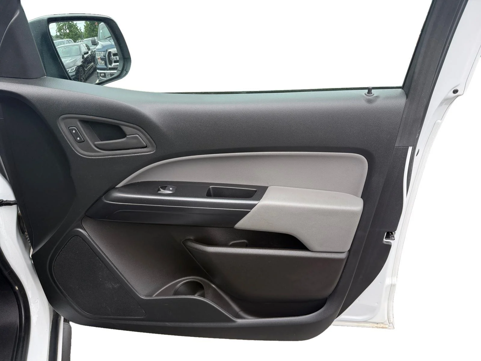 Used 2022 Summit White Chevrolet WT image 23