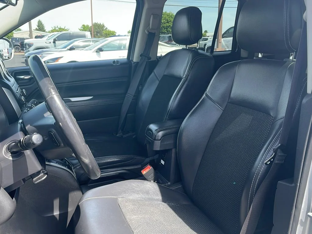 2014 Jeep Compass Latitude - Photo 12