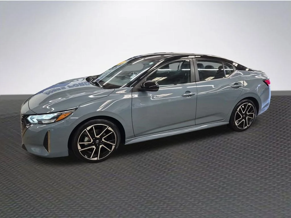 Used 2025 2t Gry Blk Roof Nissan SR image 2