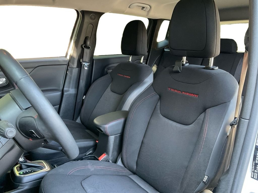 Used 2023 White Jeep Trailhawk image 25