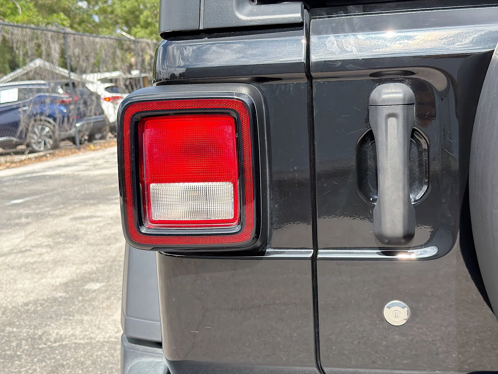 Used 2019 Black Clearcoat Jeep Sport S image 10