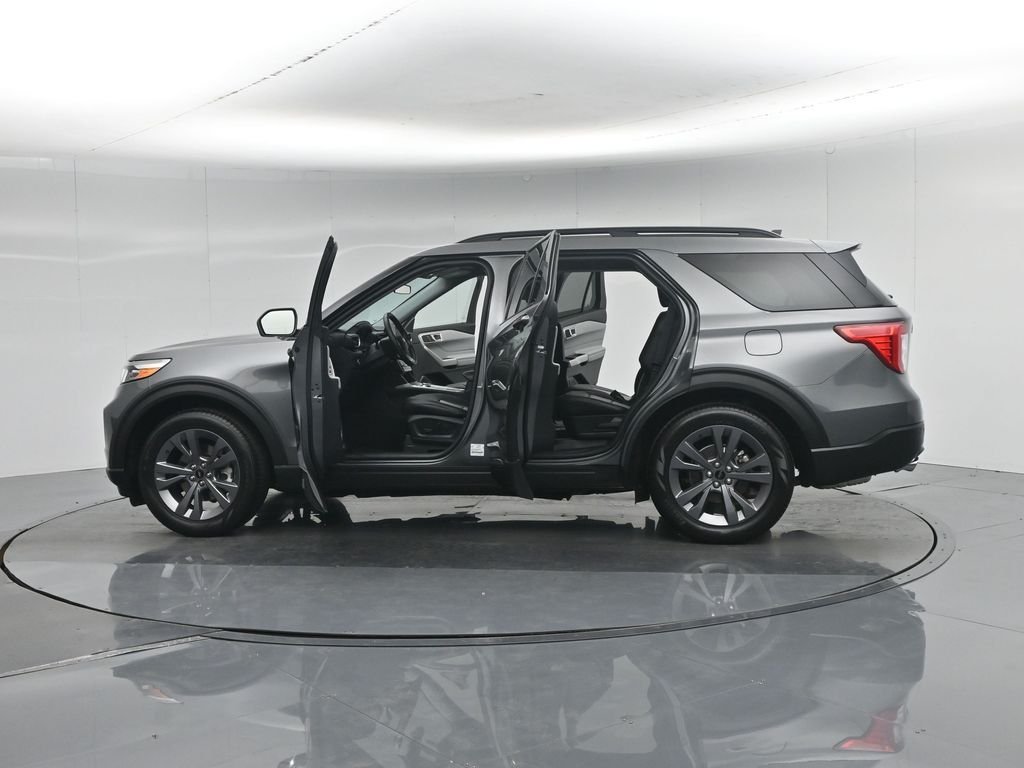 Used 2023 Gray Ford XLT image 38