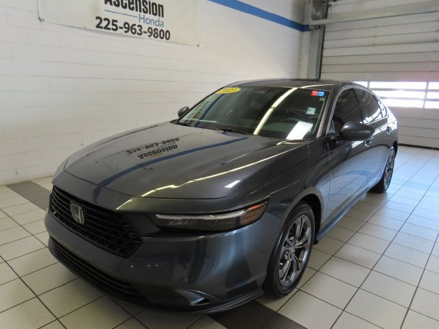Used 2023 METEORITE GRAY METALLIC Honda EX image 2
